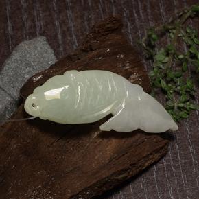 27.99カラットの天然ミディアムグリーンヒスイ輝石（ジェダイト）（42.1×14.7 mm・ファンシーシェイプ）