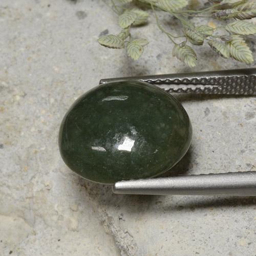 7.82カラットの天然ディープグリーンヒスイ輝石（ジェダイト）（12.38 mm・ラウンドカット）