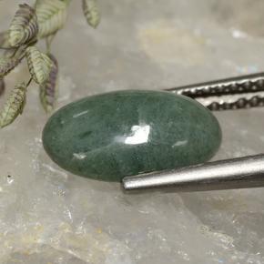 2.99カラットの天然グリーンジェダイト、オーバルカット、オペーク