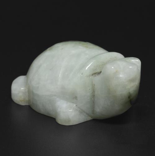117.19カラットの天然ミディアムグリーンヒスイ輝石（ジェダイト）（35.7×24.6 mm・ファンシーシェイプ）