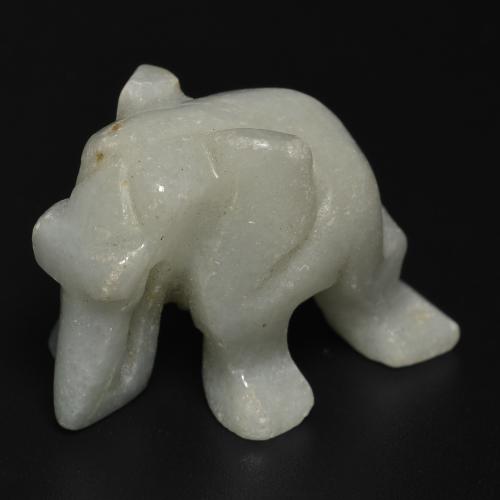 56.83カラットの天然ミディアムグリーンジェダイト、ファンシーシェイプ、オペーク