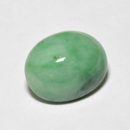 4.94カラットの天然ライトグリーンヒスイ輝石（ジェダイト）（12.4×10 mm・オーバルカット）