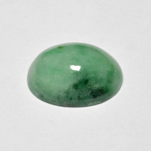 4.94カラットの天然ライトグリーンヒスイ輝石（ジェダイト）（12.4×10 mm・オーバルカット）