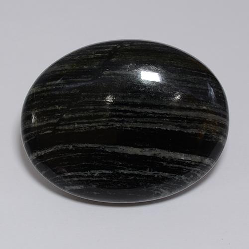57.34カラットの天然灰色の線のある黒ジャスパー（32.4×25.7 mm・オーバルカット）