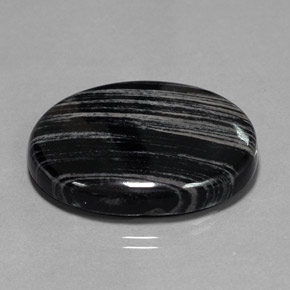 54.69カラットの天然灰色の線のある黒ジャスパー（32.8×26.2 mm・オーバルカット）