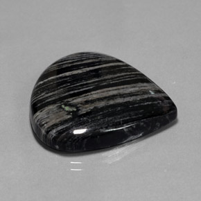 42.50カラットの天然マルチカラージャスパー（30.2×29.5 mm・洋梨の形）