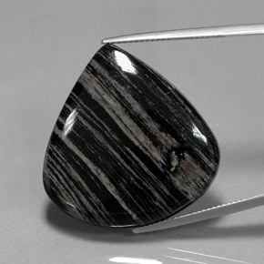 42.50カラットの天然マルチカラージャスパー（30.2×29.5 mm・洋梨の形）