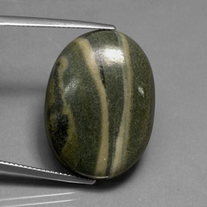 37.53カラットの天然マルチカラージャスパー（26.8×19.7 mm・オーバルカット）