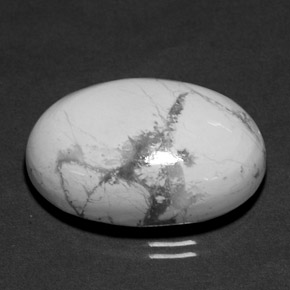 30.54カラットの天然マルチカラージャスパー（25.8×18.5 mm・オーバルカット）