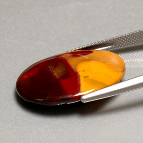 12.49カラットの天然マルチカラー碧玉、オーバルカット、オペーク