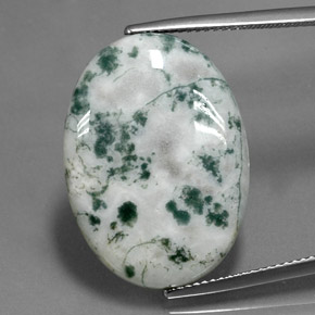 17.60カラットの天然マルチカラージャスパー（25×18.1 mm・オーバルカット）