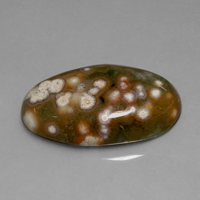 10.86カラットの天然マルチカラージャスパー（21.6×11.2 mm・オーバルカット）