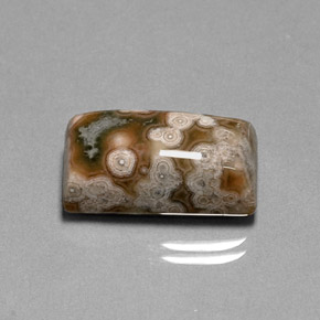 15.49カラットの天然マルチカラージャスパー（19.5×10.4 mm・バゲット）