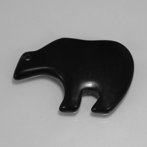 36.77カラットの天然黒ジャスパー（38.6×25.1 mm・ファンシーシェイプ）