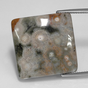 23.39カラットの天然マルチカラージャスパー（21.7×21.7 mm・四角）