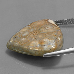 38.48カラットの天然マルチカラー碧玉、洋梨の形、オペーク