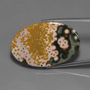 38.01カラットの天然マルチカラー碧玉、オーバルカット、オペーク