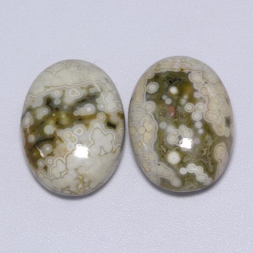 21.70カラットの天然マルチカラージャスパー（17.8×13.2 mm・オーバルカット）