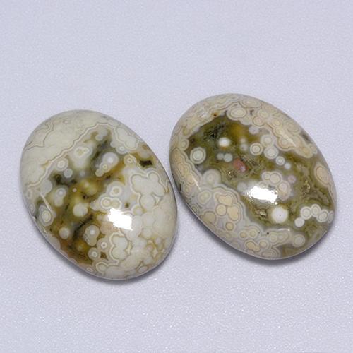 21.70カラットの天然マルチカラージャスパー（17.8×13.2 mm・オーバルカット）