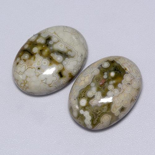 21.70カラットの天然マルチカラージャスパー（17.8×13.2 mm・オーバルカット）
