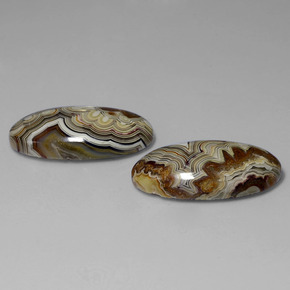 カラットの天然マルチカラージャスパー（26.1×13 mm・オーバルカット）