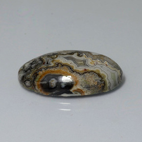 12.43カラットの天然マルチカラー碧玉、オーバルカット、オペーク