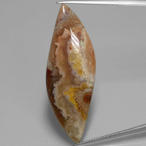 20.81カラットの天然マルチカラージャスパー（42.2×15 mm・ファンシーシェイプ）