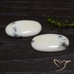 Shop natural 18.19ct 白と黒 碧玉 gems, 楕円形, from インドネシア at GemSelect. In stock, global shipping!