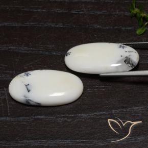 Shop natural 18.19ct 白と黒 碧玉 gems, 楕円形, from インドネシア at GemSelect. In stock, global shipping!
