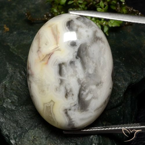 46.92ct 天然 マルチカラー 碧玉, 楕円形, オペーク