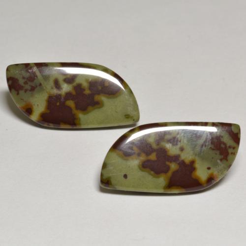16.50カラットの天然マルチカラージャスパー（23.7×11.1 mm・ファンシーシェイプ）