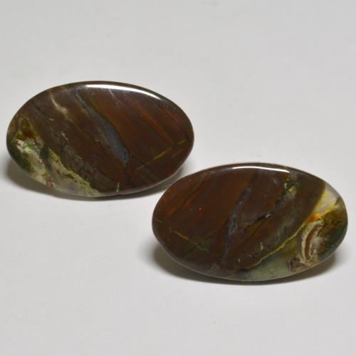 15.58カラットの天然マルチカラージャスパー（20.3x12.6 mm・オーバルカット）