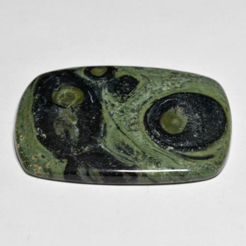 40.44カラットの天然マルチカラージャスパー（36.1×28.2 mm・クッションカット）
