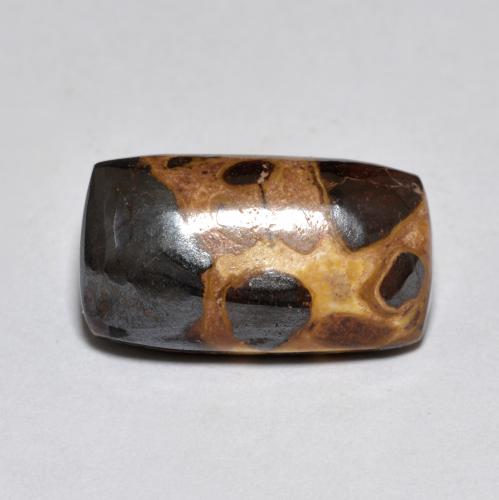 6.94カラットの天然マルチカラージャスパー（15.3×8.6 mm・クッションカット）