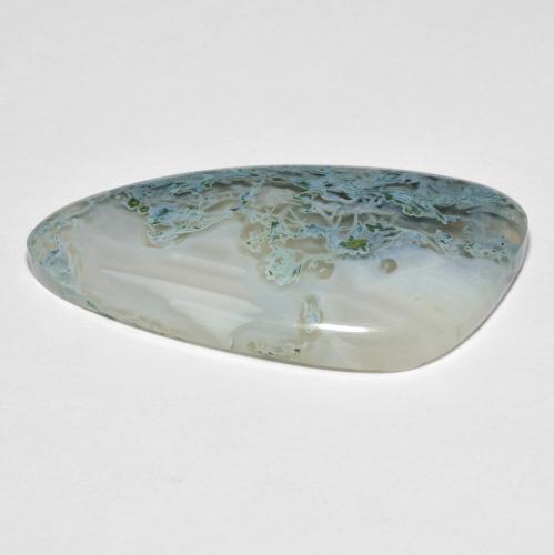 28.82カラットの天然マルチカラージャスパー（37.1×19.6 mm・ファンシーシェイプ）