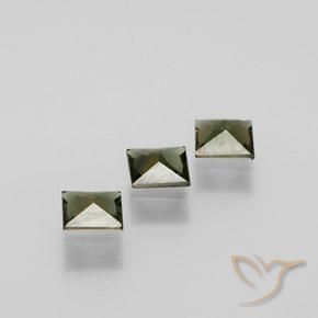 Shop natural 1.08ct 濃いアースグリーン 穀物ルピン gems, 四角形, from スリランカ at GemSelect. In stock, global shipping!