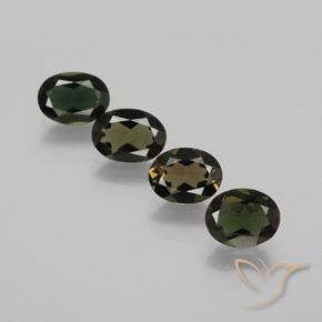 Shop natural 3.30ct ダークグリーン 穀物ルピン gems, 楕円形, from スリランカ at GemSelect. In stock, global shipping!