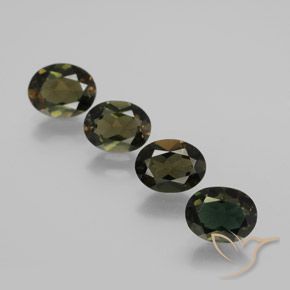 Shop natural 3.59ct ダークグリーン 穀物ルピン gems, 楕円形, from スリランカ at GemSelect. In stock, global shipping!