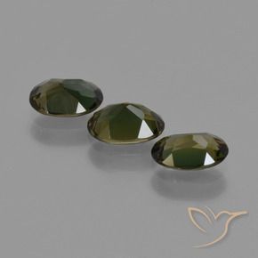 Shop natural 1.52ct ダークグリーン 穀物ルピン gems, 楕円形, from スリランカ at GemSelect. In stock, global shipping!