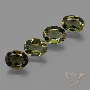 Shop natural 2.60ct 濃いアースグリーン 穀物ルピン gems, 楕円形, from スリランカ at GemSelect. In stock, global shipping!