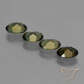 Shop natural 2.60ct 濃いアースグリーン 穀物ルピン gems, 楕円形, from スリランカ at GemSelect. In stock, global shipping!