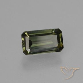 0.62カラットの天然茶色がかったグリーン穀物ルピン、八角形 / エメラルドカット、VVS