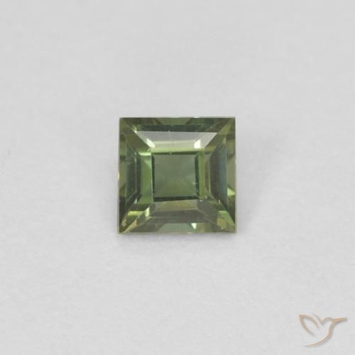 kornerupine-gem-686057a.jpg