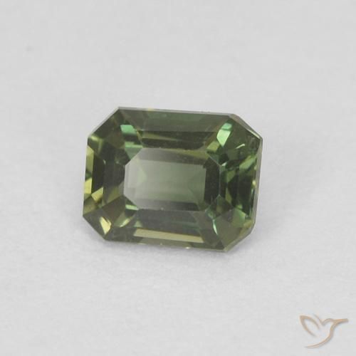 0.25カラットの天然Medium Dark-Green穀物ルピン、八角形 / エメラルドカット、VVS
