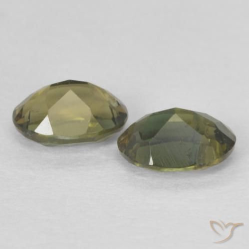 Shop natural 0.50ct 茶色がかったグリーン 穀物ルピン gems, 楕円形, from スリランカ at GemSelect. In stock, global shipping!