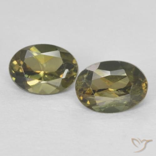 Shop natural 0.47ct アーシーグリーン 穀物ルピン gems, 楕円形, from スリランカ at GemSelect. In stock, global shipping!