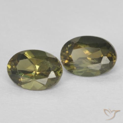 Shop natural 0.47ct アーシーグリーン 穀物ルピン gems, 楕円形, from スリランカ at GemSelect. In stock, global shipping!