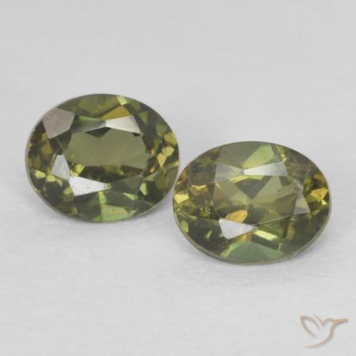 Shop natural 0.50ct 黄みがかったグリーン コーネルピン gems, 楕円形, from スリランカ at GemSelect. In stock, global shipping!