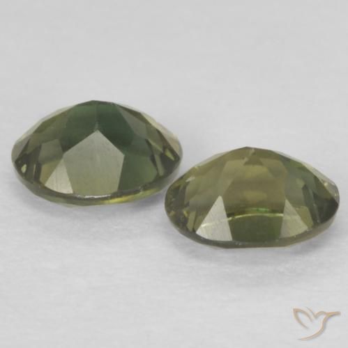 Shop natural 0.50ct 黄みがかったグリーン コーネルピン gems, 楕円形, from スリランカ at GemSelect. In stock, global shipping!