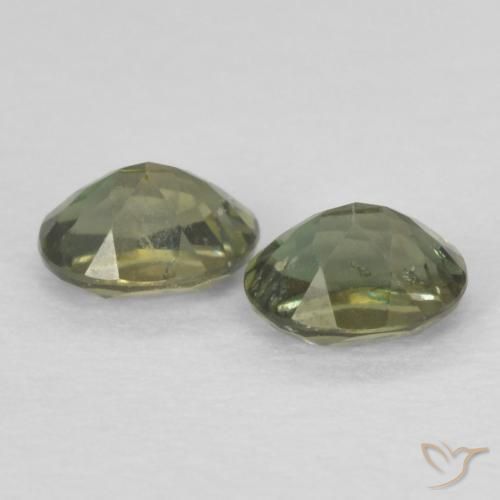 Shop natural 0.36ct ウォームフォレストグリーン 穀物ルピン gems, 楕円形, from スリランカ at GemSelect. In stock, global shipping!